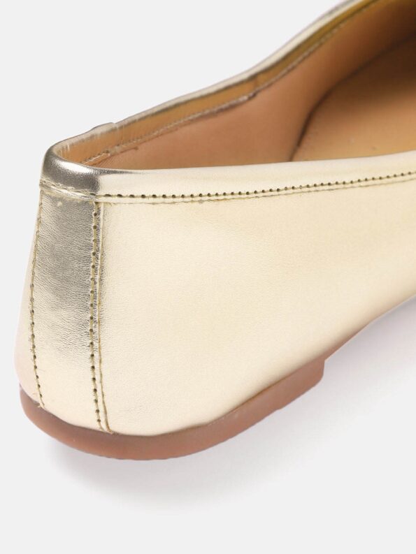 Footwear 4.4