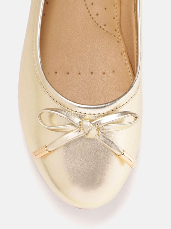 Footwear 4.5